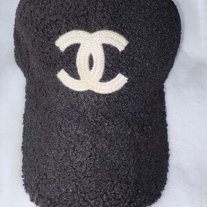 Luxury Black and Cream Wool Hat